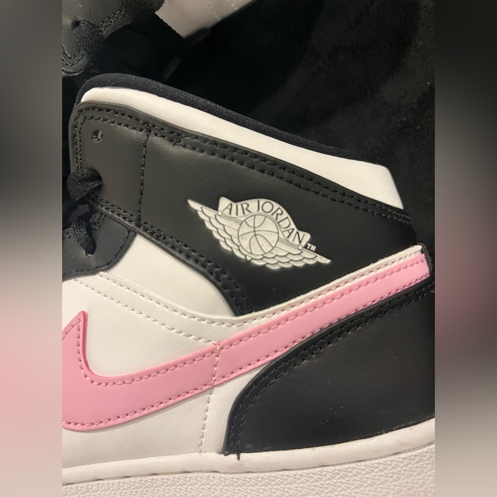 ⚠️SOLD⚠️Air Jordan 1 Mid Leather Shoes White / Arctic Pink / Black  Size 8 - Picture 8 of 14